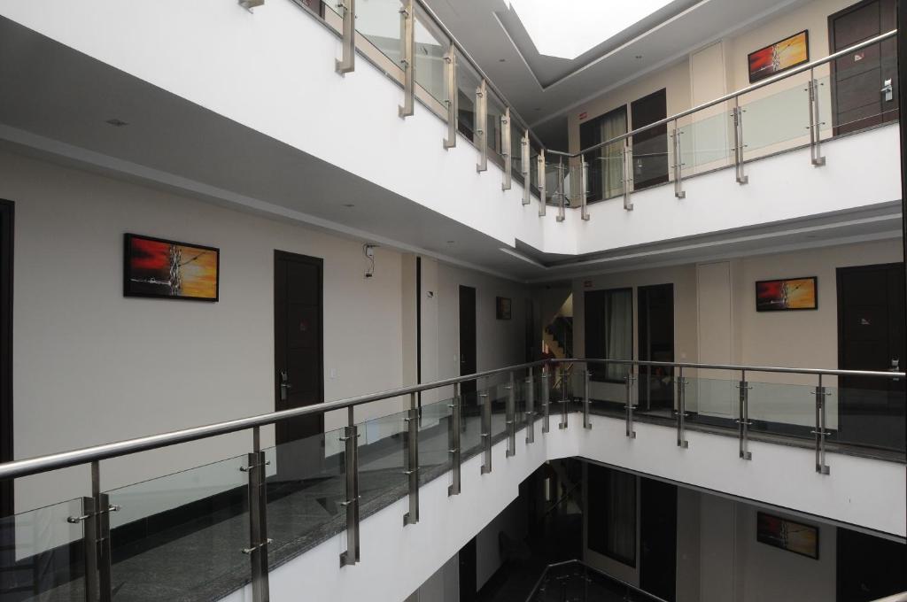 Hotel Gulnar Nowe Delhi Zewnętrze zdjęcie