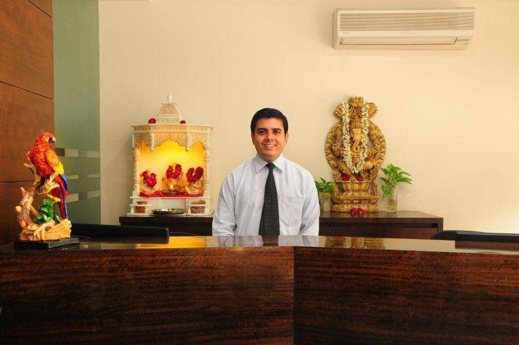 Hotel Gulnar Nowe Delhi Zewnętrze zdjęcie