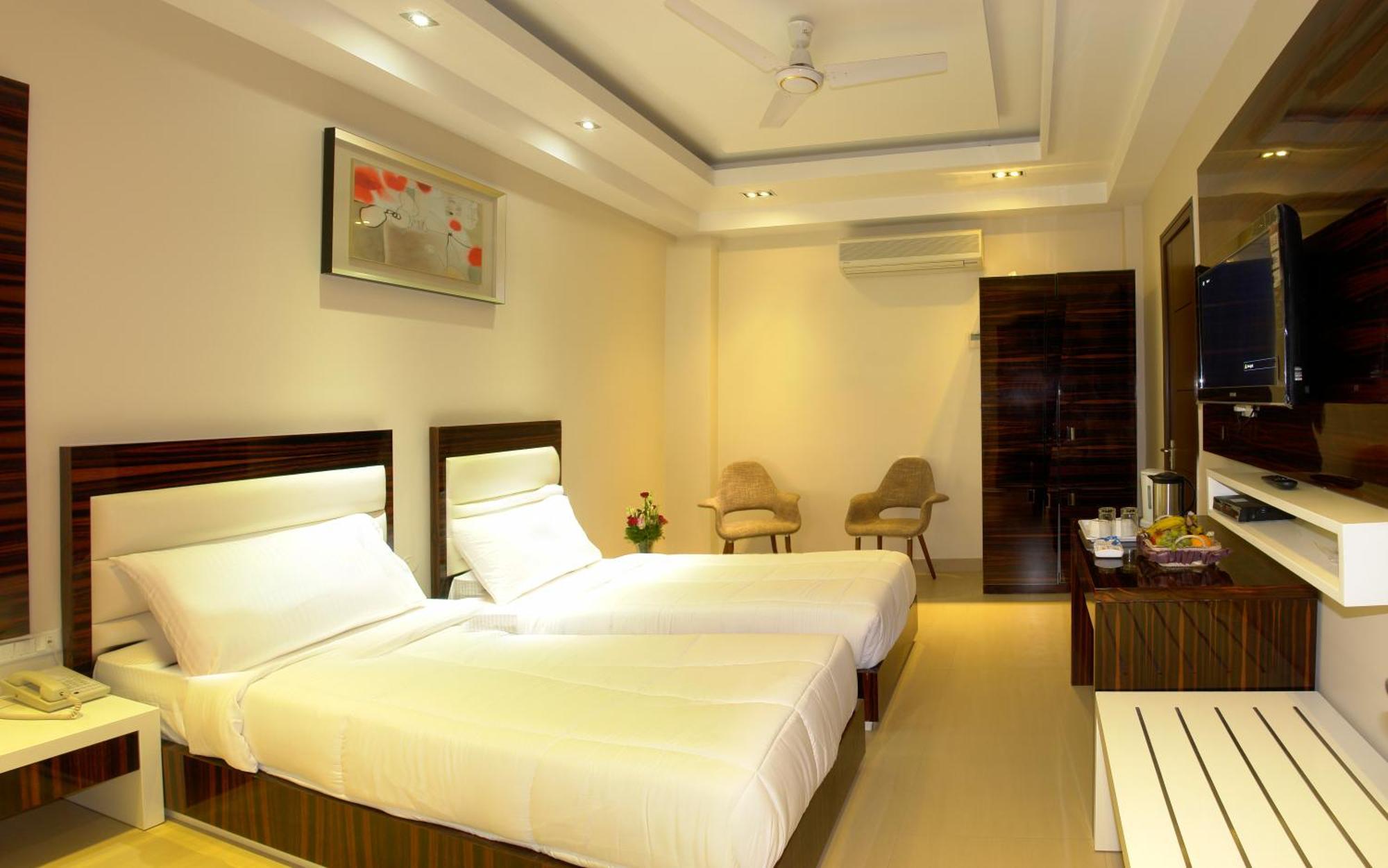 Hotel Gulnar Nowe Delhi Zewnętrze zdjęcie